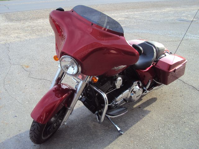 2012 Harley Davidson STREET GLIDE 4dr Auto SE Ltd Avail Sedan