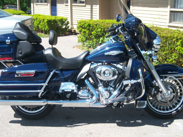 2010 Harley Davidson FLHCTU FWD 5DR WGN I4 Manual SV