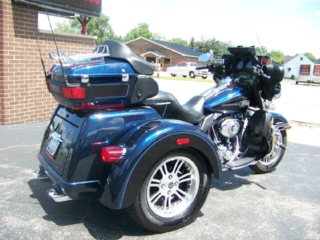 2012 Harley Davidson FLHTCUTG Tri-Glide 2002 Toyota SE
