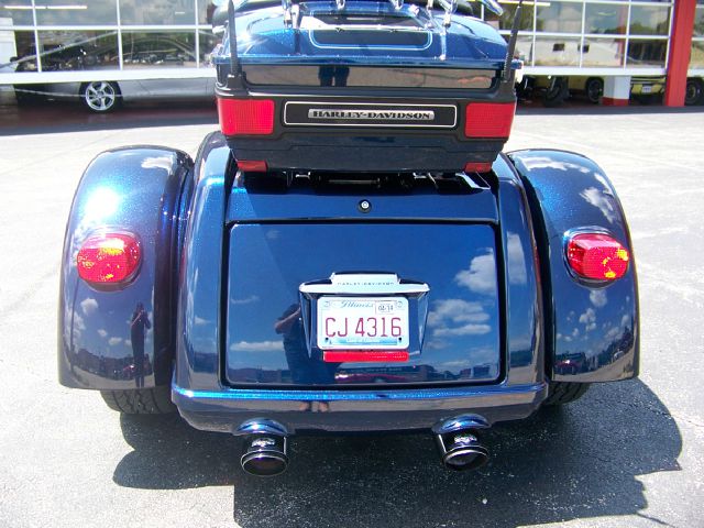 2012 Harley Davidson FLHTCUTG Tri-Glide 2002 Toyota SE