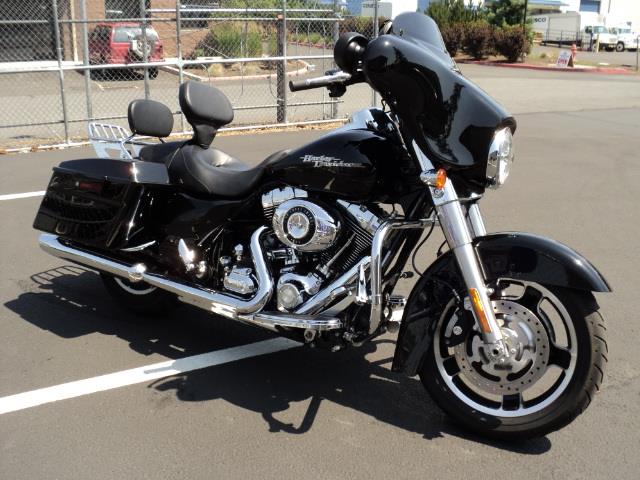 2009 Harley Davidson FLHX Quad Cab HEMI SLT