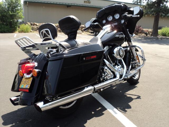 2009 Harley Davidson FLHX Quad Cab HEMI SLT