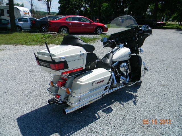 2003 Harley Davidson ULTRA CLASSIC AUTO LX - ONE Owner