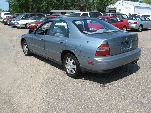 1995 Honda Accord ZQ8 LS