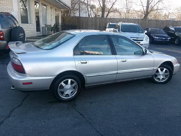 1996 Honda Accord ZQ8 LS