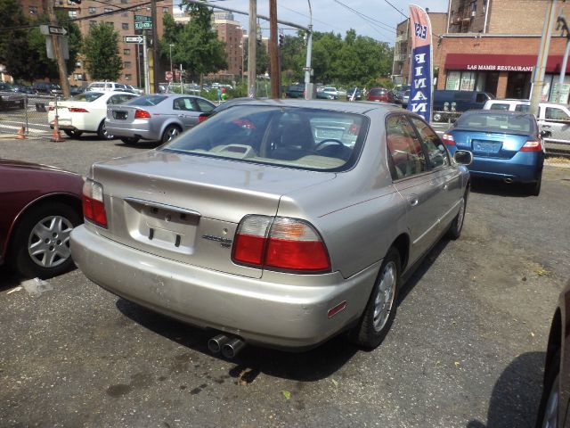1996 Honda Accord ZQ8 LS