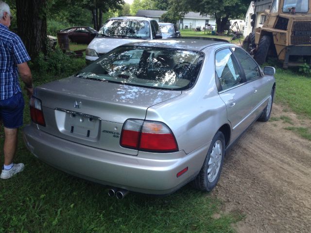 1997 Honda Accord ZQ8 LS