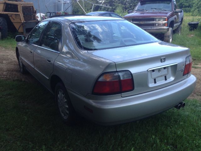 1997 Honda Accord ZQ8 LS