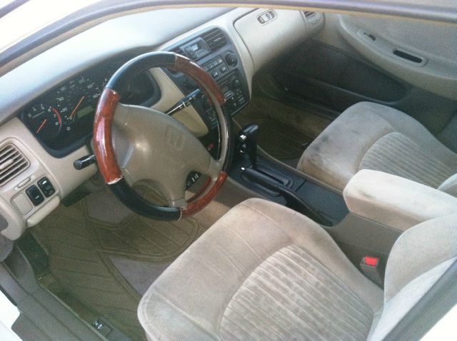 1998 Honda Accord ZQ8 LS