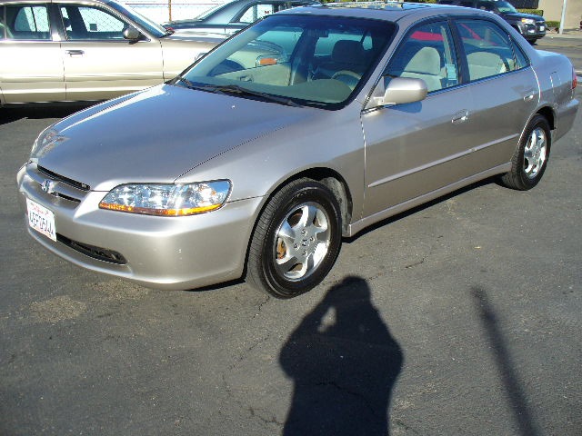 1999 Honda Accord ZQ8 LS