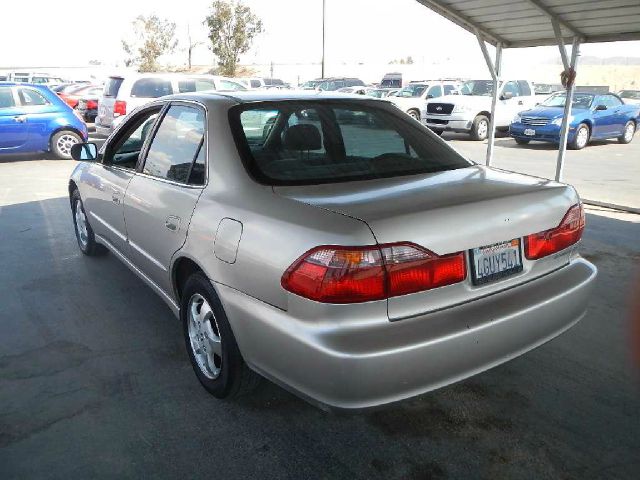 1999 Honda Accord ZQ8 LS