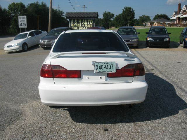 2000 Honda Accord ZQ8 LS