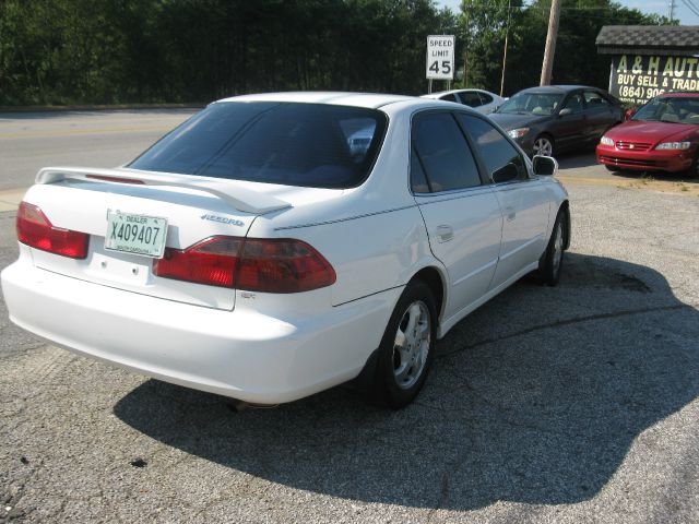 2000 Honda Accord ZQ8 LS