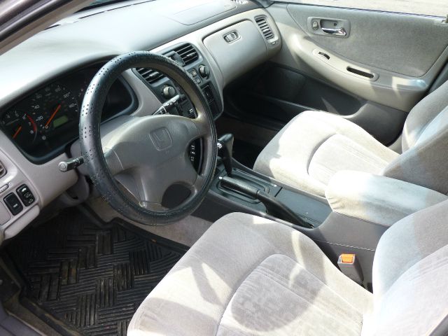2000 Honda Accord ZQ8 LS