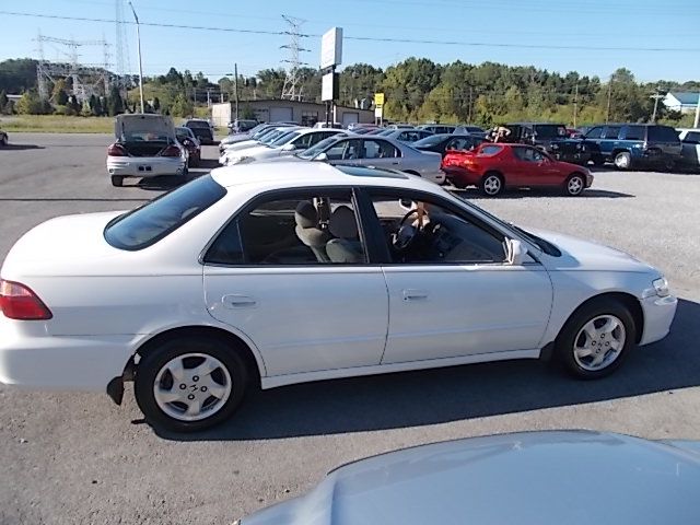 2000 Honda Accord ZQ8 LS