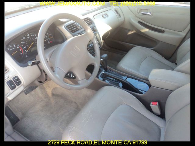 2000 Honda Accord ZQ8 LS