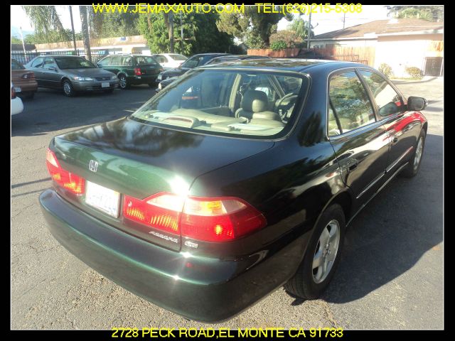 2000 Honda Accord ZQ8 LS