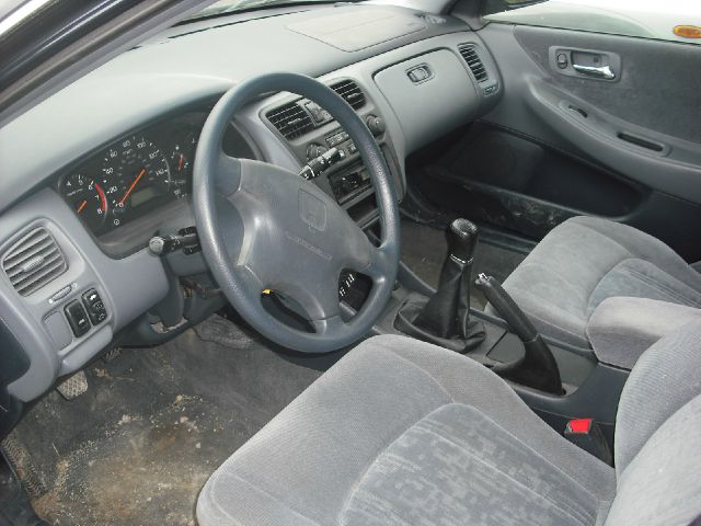 2000 Honda Accord ZQ8 LS