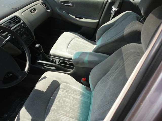 2000 Honda Accord ZQ8 LS