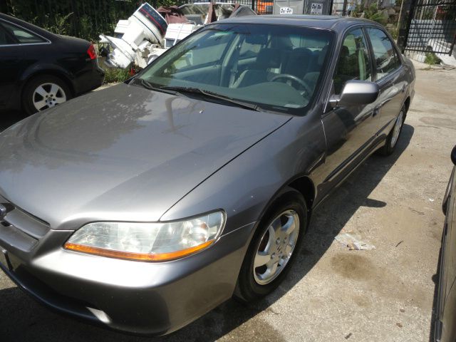 2000 Honda Accord ZQ8 LS