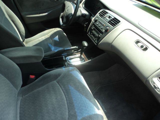 2002 Honda Accord 4dr Sdn SES Standard