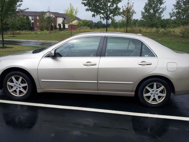 2004 Honda Accord LS 2WD