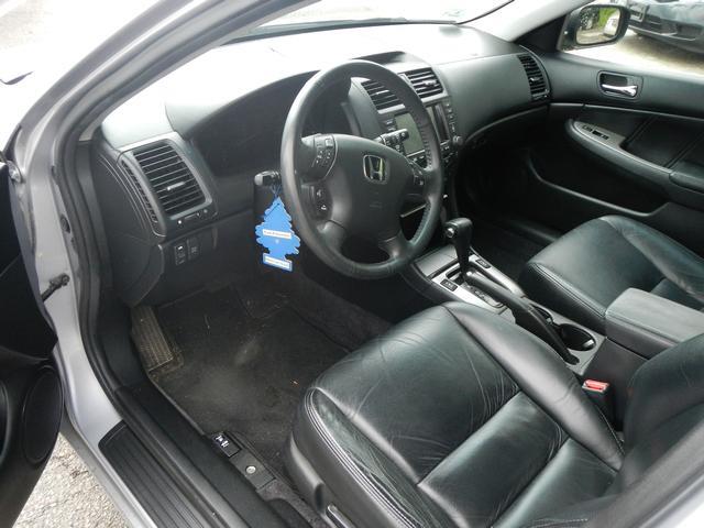 2004 Honda Accord LS 2WD