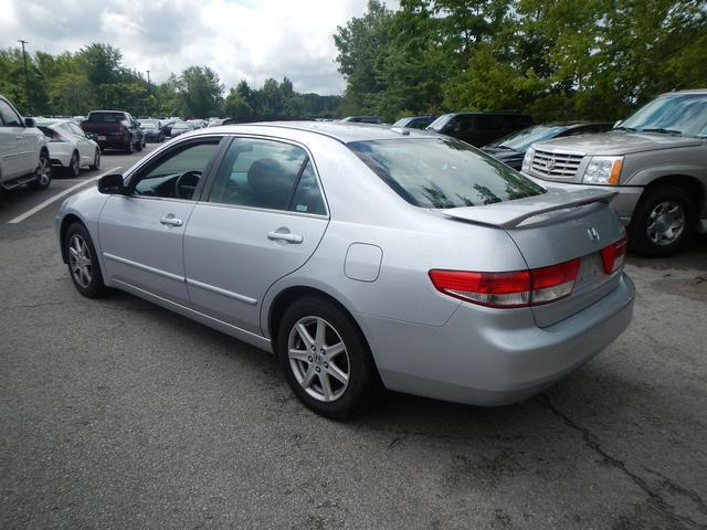 2004 Honda Accord LS 2WD