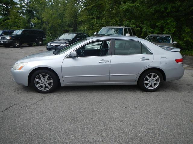 2004 Honda Accord LS 2WD