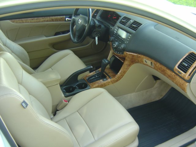 2004 Honda Accord Luxury Hardtop 4dr