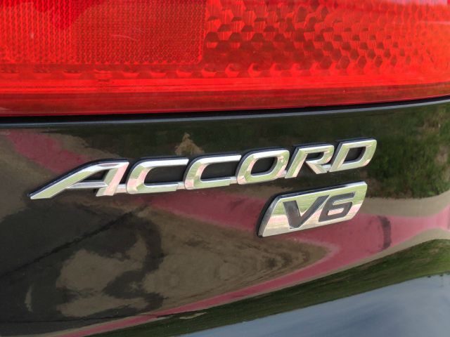 2004 Honda Accord Luxury Hardtop 4dr