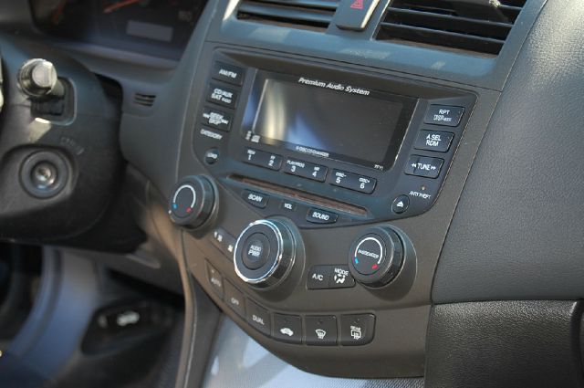 2004 Honda Accord 4 DR Sportwagen TDI (R)