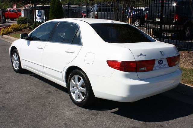 2005 Honda Accord RT HEMI V8