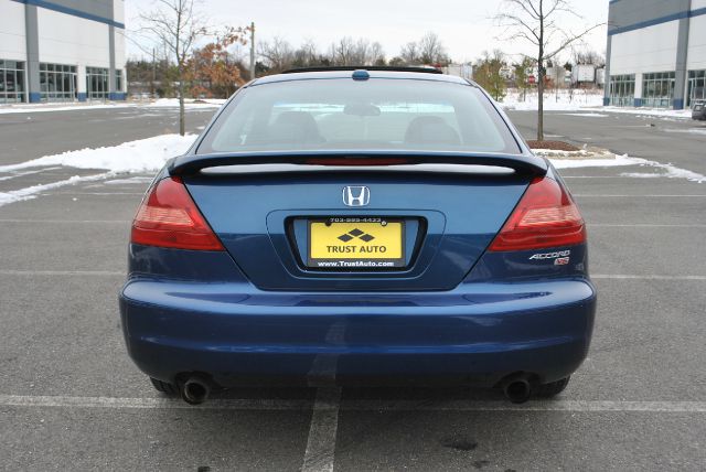 2005 Honda Accord LT1 Ext. Cab Long Box 4WD