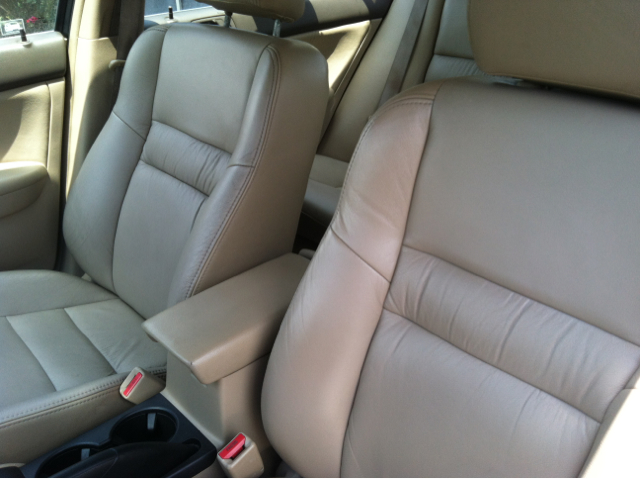 2006 Honda Accord 2dr Reg Cab 120.5 WB