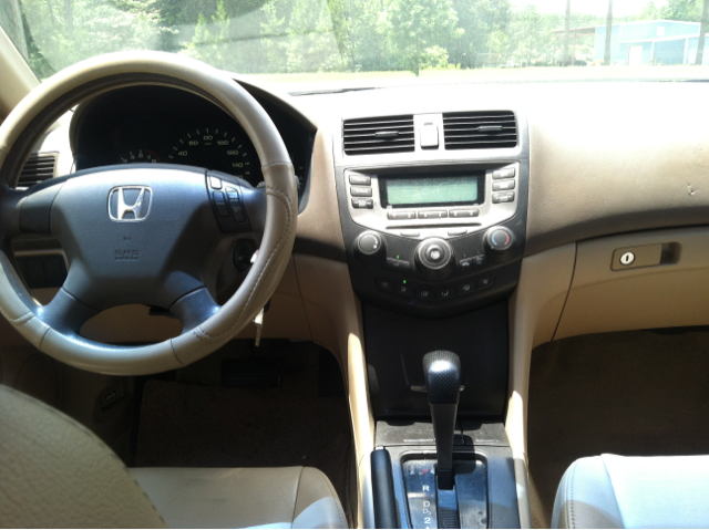 2006 Honda Accord 2dr Reg Cab 120.5 WB