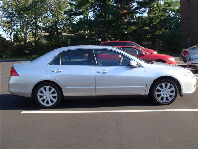 2006 Honda Accord 5dr HB