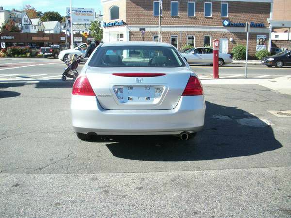 2007 Honda Accord 2dr Reg Cab 120.5 WB