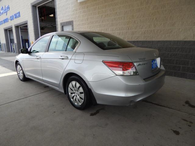 2009 Honda Accord 4DR SE (roof)