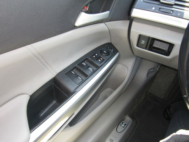 2009 Honda Accord XLS Popular 2WD
