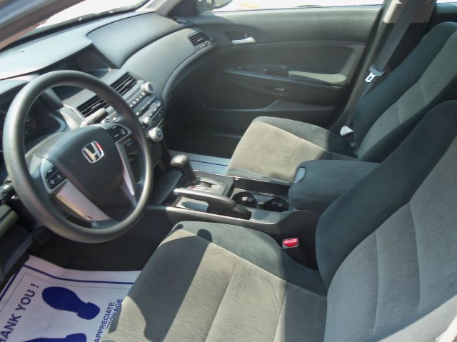 2009 Honda Accord 2dr Reg Cab 120.5 WB