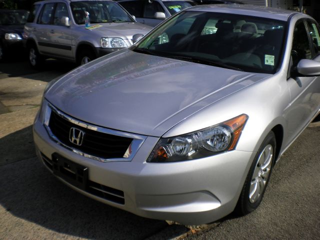2009 Honda Accord 2dr Reg Cab 120.5 WB