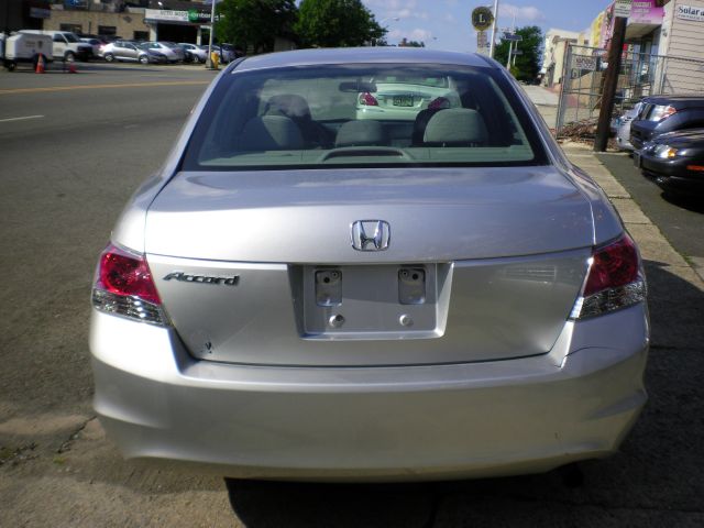 2009 Honda Accord 2dr Reg Cab 120.5 WB