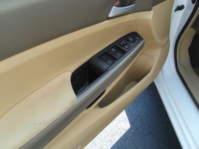 2009 Honda Accord 2dr Reg Cab 120.5 WB