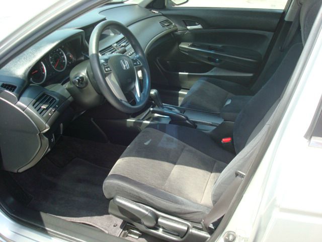 2009 Honda Accord 2dr Reg Cab 120.5 WB