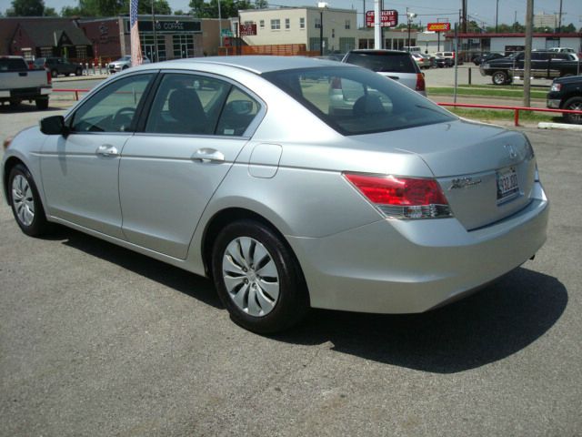 2009 Honda Accord 2dr Reg Cab 120.5 WB