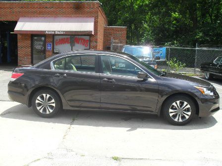 2011 Honda Accord 2dr Reg Cab 120.5 WB