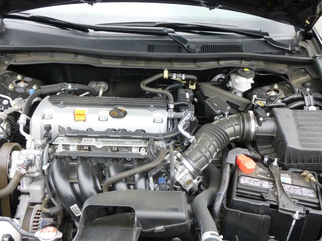 2011 Honda Accord 2dr Reg Cab 120.5 WB