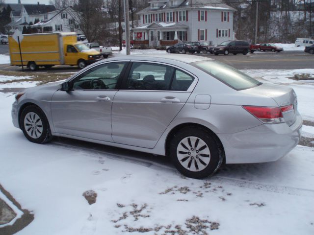 2011 Honda Accord 2dr Reg Cab 120.5 WB