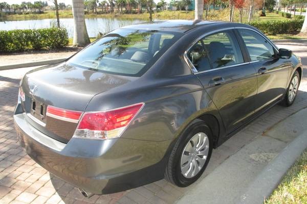 2011 Honda Accord 2dr Reg Cab 120.5 WB